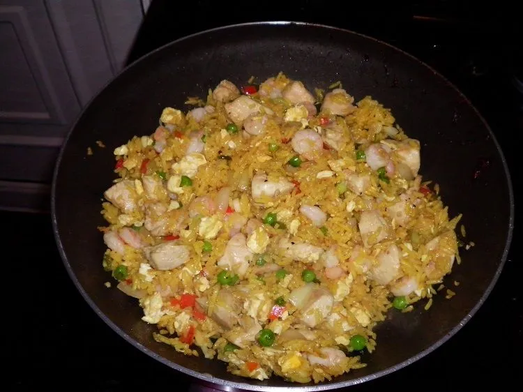 chicken prawn fried rice 002.webp