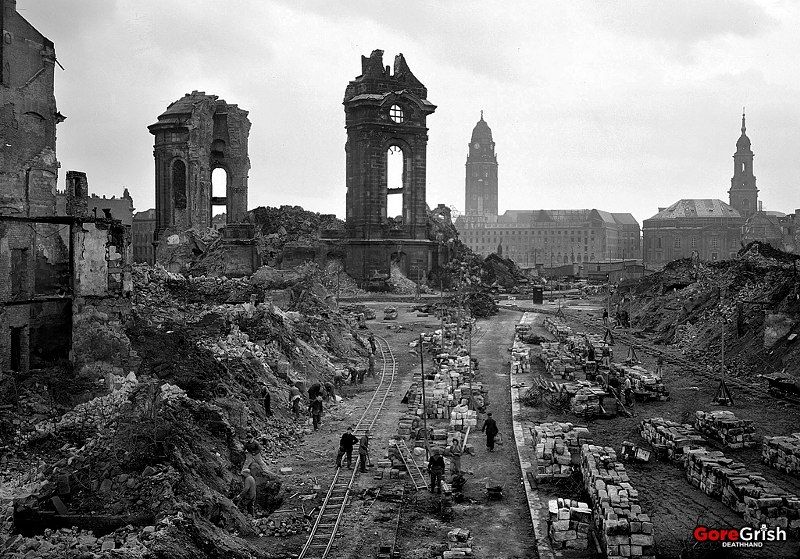 clearing-the-rubble-Dresden-Germany-1952.jpg
