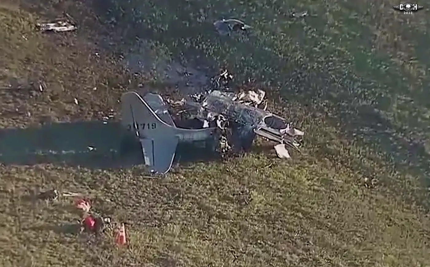 Dallas Air show crash 5 - Nov 14 2022 - DH.jpg