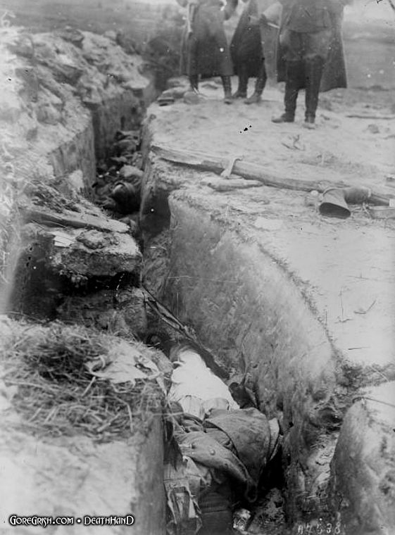 dead-austrian-soldiers-in-trench.jpg