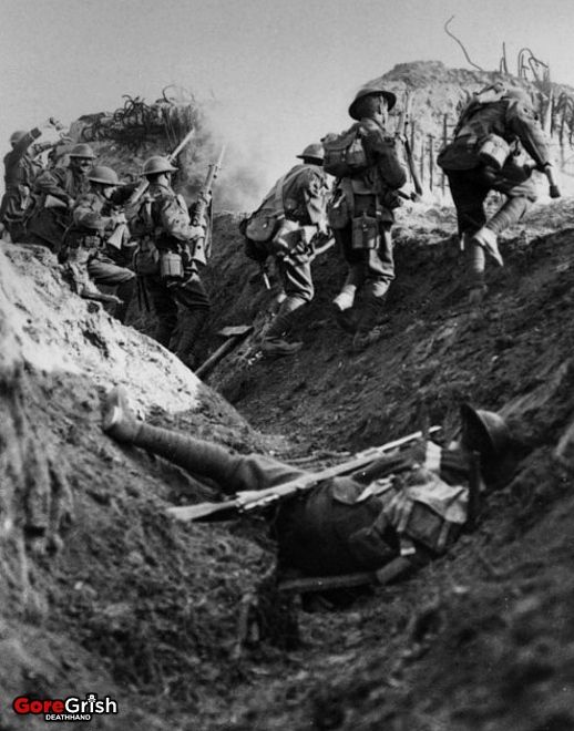dead-british-soldiers-in-trench-c1914.jpg
