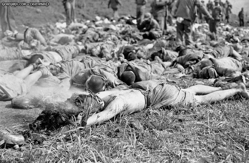 dead-chinese-soldiers-Chunchon-Korea-may17-1951.jpg