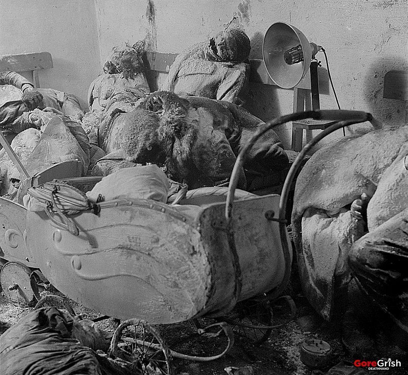 dead-civilians-Dresden-Germany-feb1945.jpg