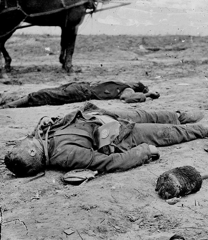 dead-confederate-soldier2-Petersburg-VA-apr1-1865.jpg