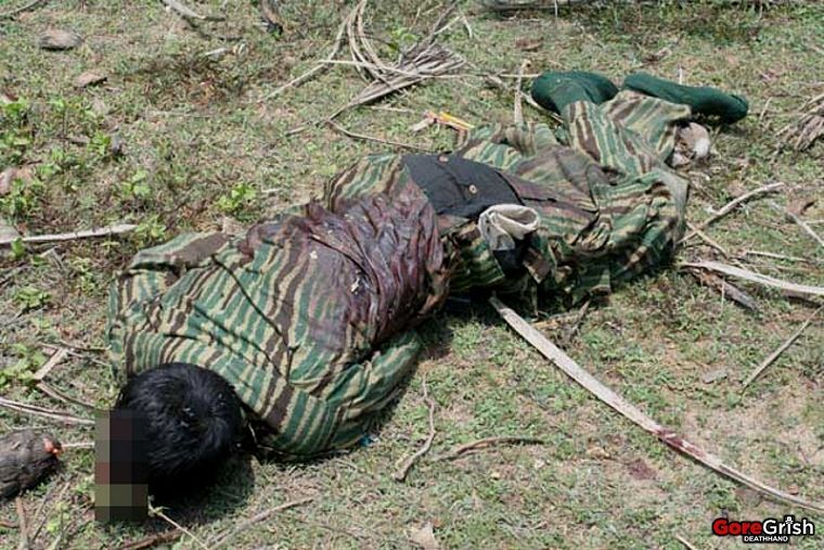 dead-fighters-ltte-defeated7-Sri-Lanka-may4-09.jpg