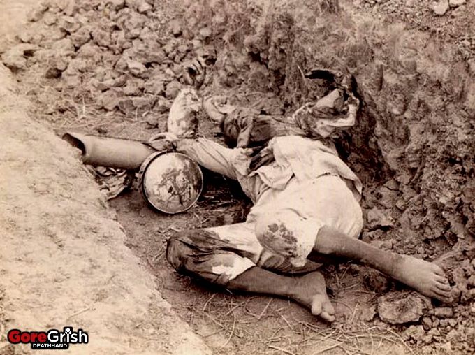 dead-filippino-soldiers11-American-Philippine-War.jpg