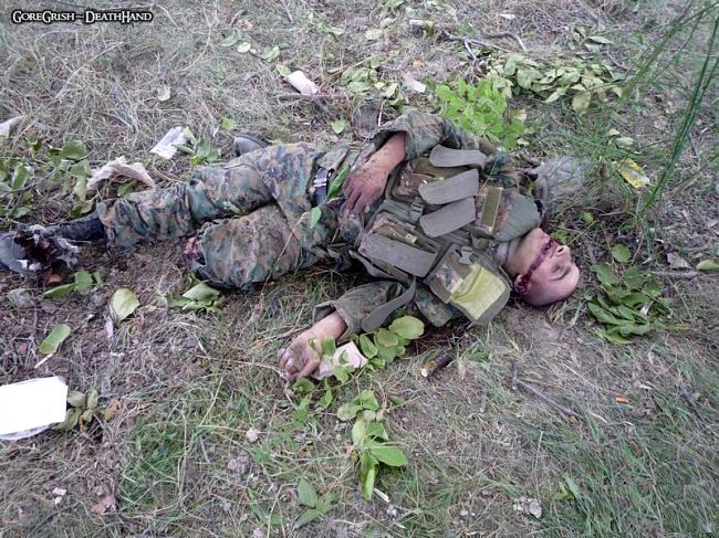 dead-georgian-soldier2-Georgia-aug2008.jpg