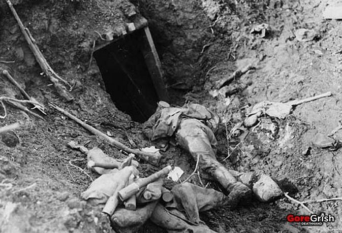 dead-german-at-dugout-Arras-France-april-1917.jpg