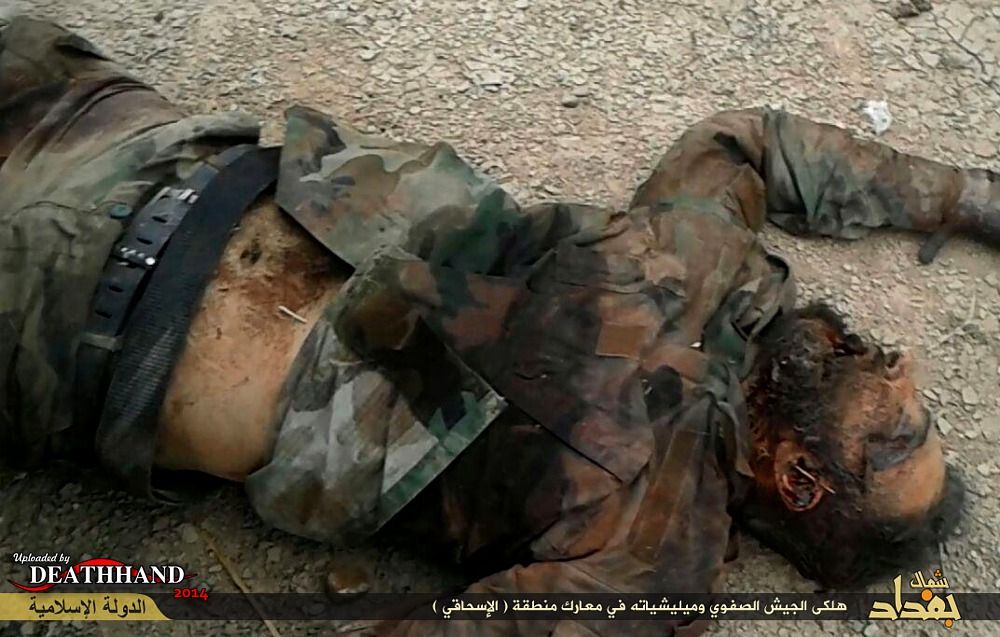 dead-iraqi-soldiers-after-battle-with-isis-fighters-4-Ishaqi-IQ-dec-25-14.jpg