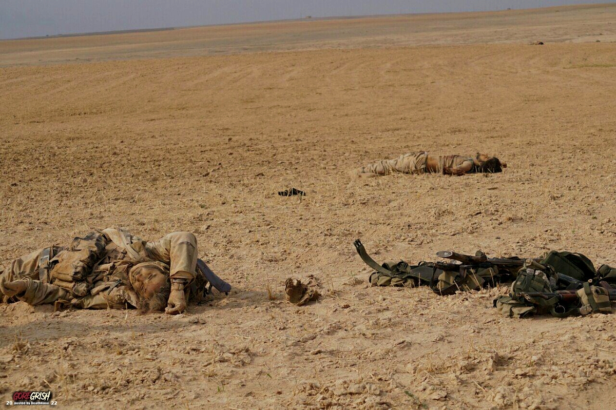 dead-isis-fighters-after-battle-with-ypg-sdf-forces-1-Hasaka-SY-nov-7-15.jpg