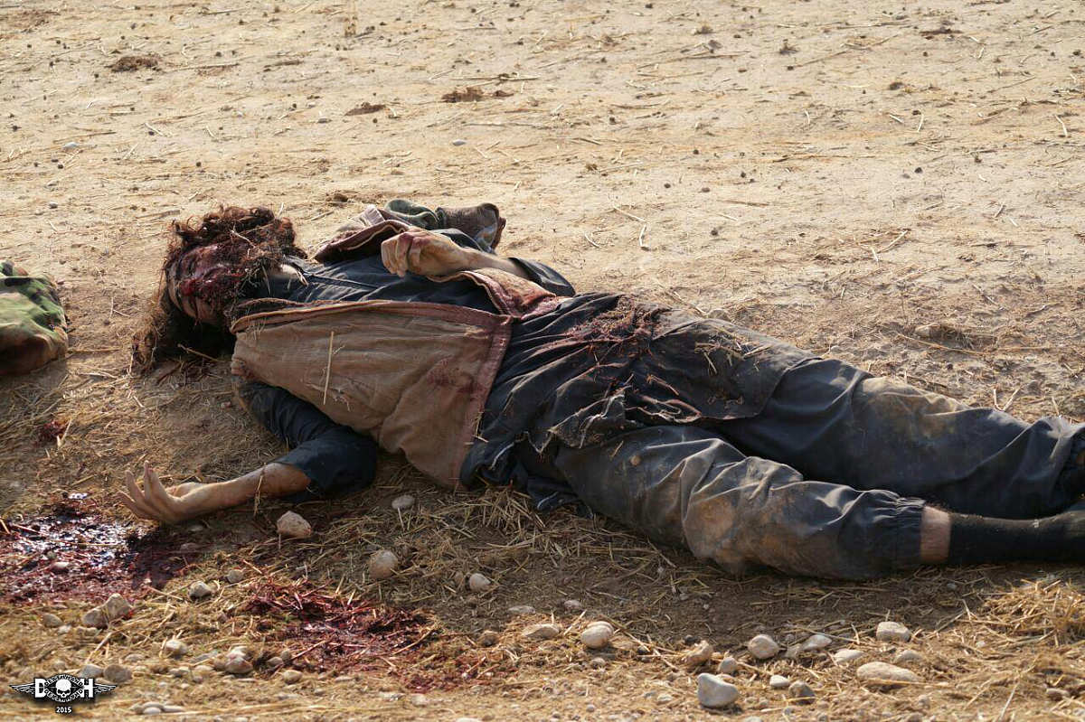 dead-isis-fighters-after-battle-with-ypg-sdf-forces-11-Hasaka-SY-nov-7-15.jpg