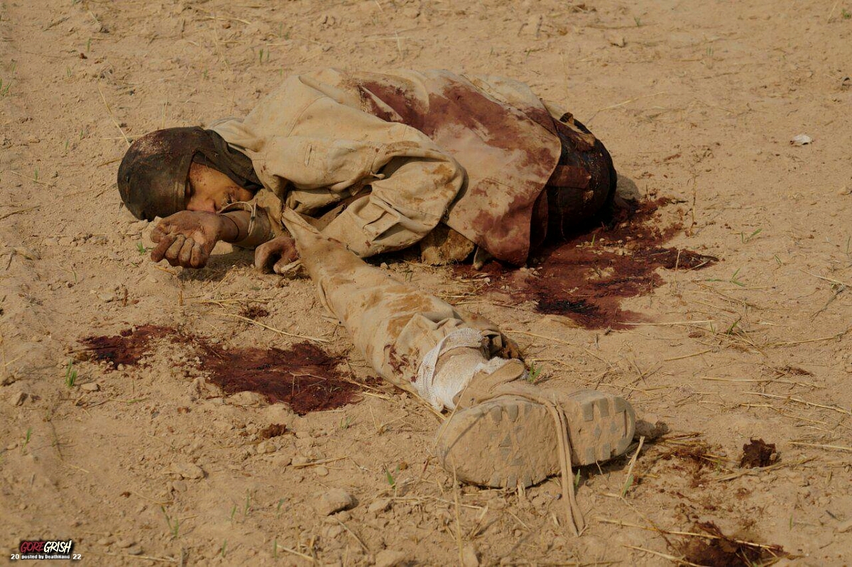 dead-isis-fighters-after-battle-with-ypg-sdf-forces-19-Hasaka-SY-nov-7-15.jpg