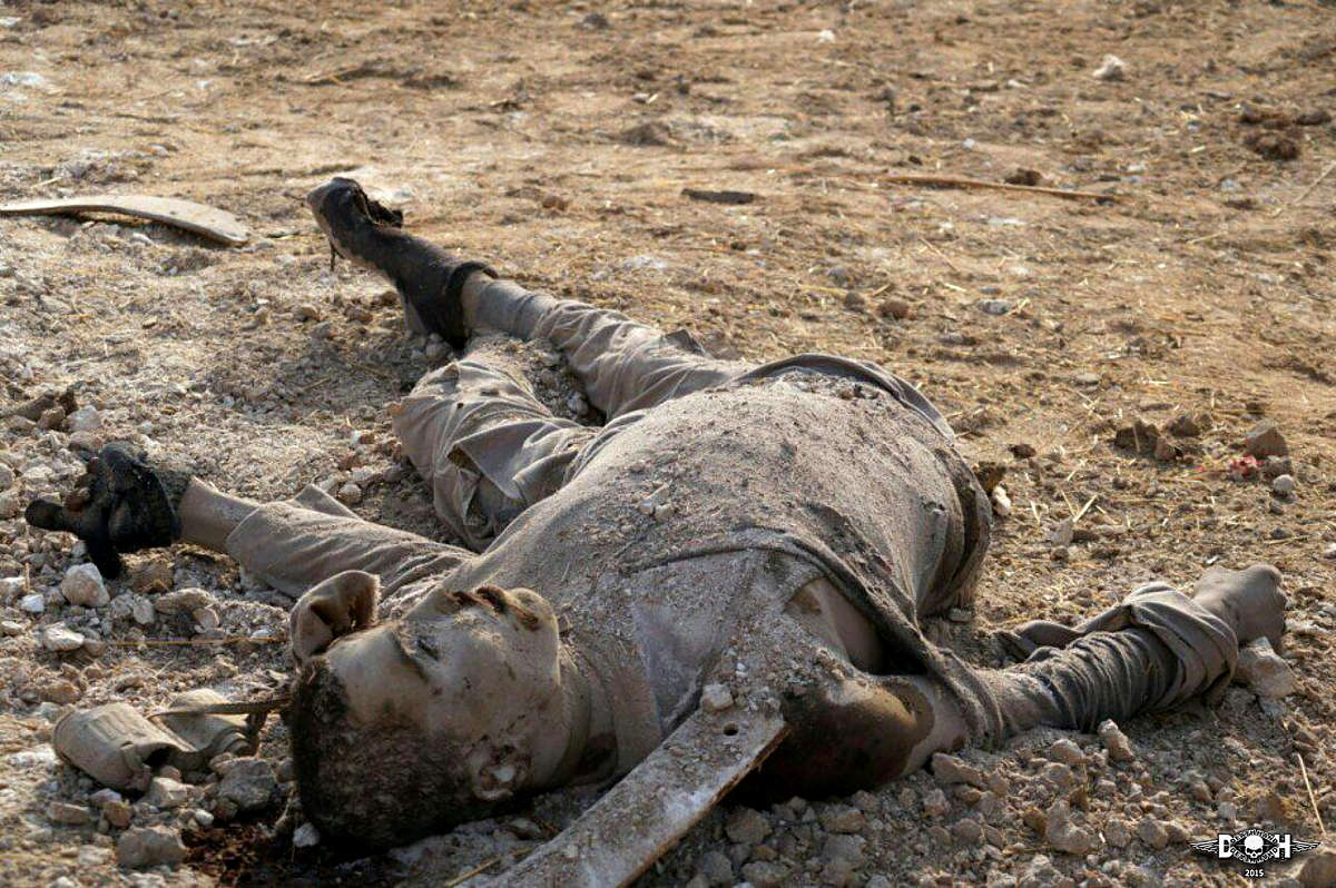 dead-isis-fighters-after-battle-with-ypg-sdf-forces-21-Hasaka-SY-nov-7-15.jpg