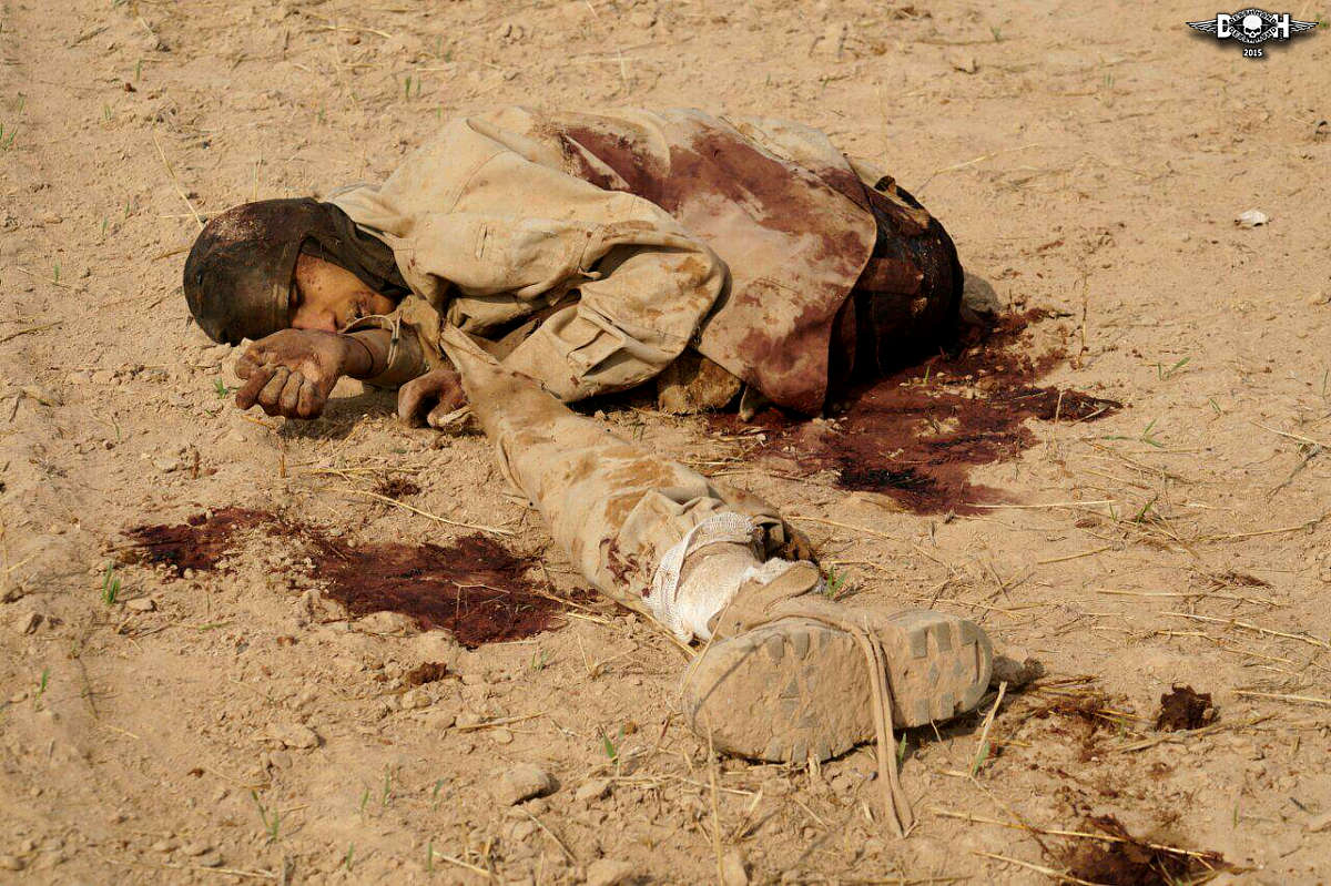 dead-isis-fighters-after-battle-with-ypg-sdf-forces-22-Hasaka-SY-nov-7-15.jpg