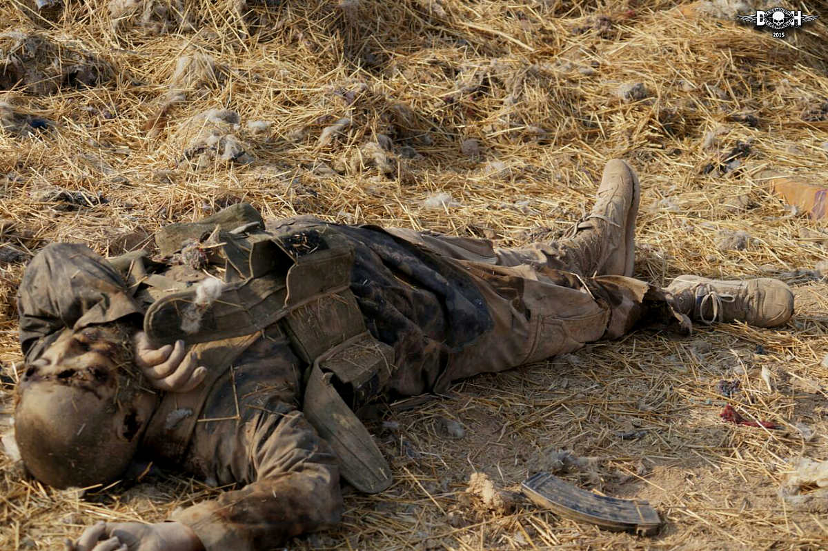 dead-isis-fighters-after-battle-with-ypg-sdf-forces-34-Hasaka-SY-nov-7-15.jpg
