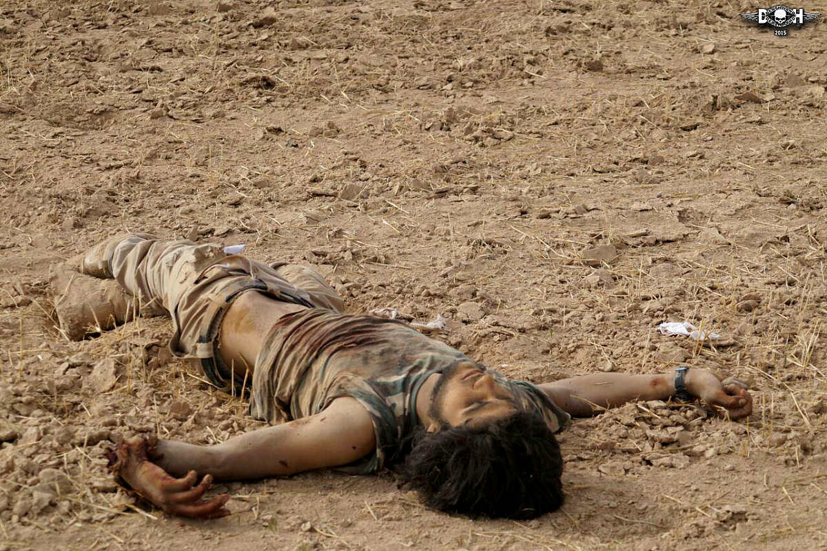 dead-isis-fighters-after-battle-with-ypg-sdf-forces-6-Hasaka-SY-nov-7-15.jpg