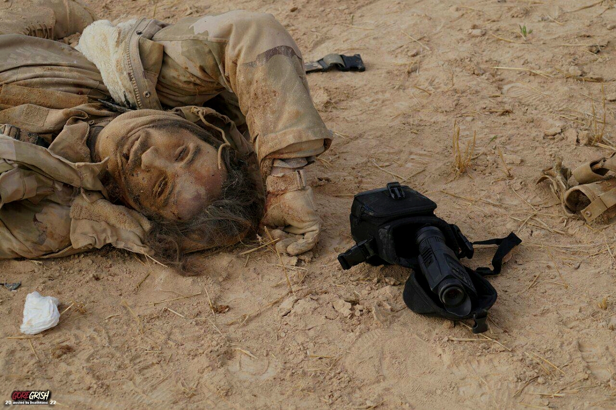 dead-isis-fighters-after-battle-with-ypg-sdf-forces-6-Hasaka-SY-nov-7-15.jpg