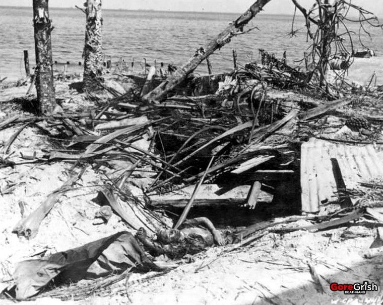 dead-jap-soldier-Kwajalein-Island.jpg
