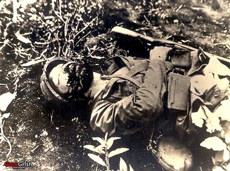 dead-jap-soldier-Pacific.jpg