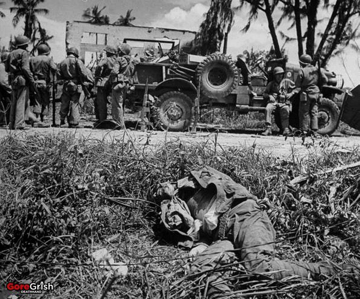 dead-jap-soldiers4-Guam.jpg