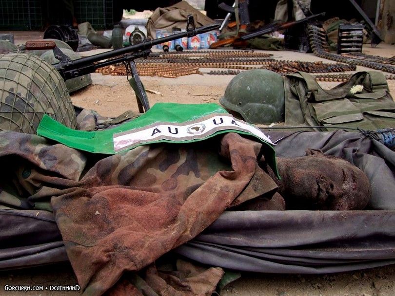 dead-peacekeeper2-Mogadishu-feb22-11.jpg