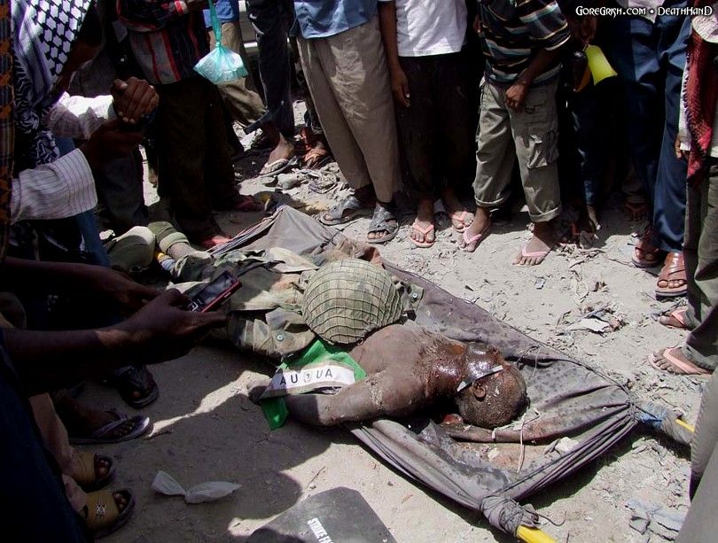 dead-peacekeeper3-Mogadishu-feb22-11.jpg
