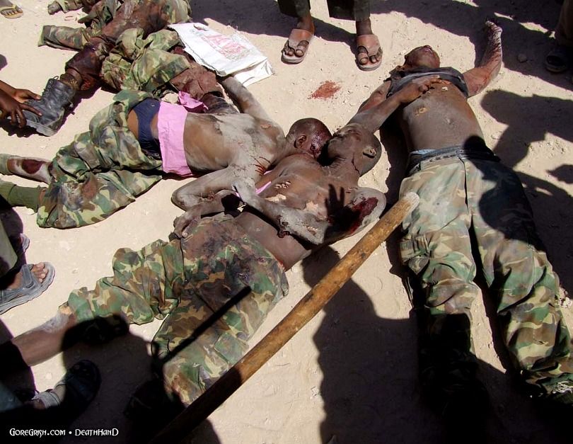dead-peacekeepers2-Mogadishu-feb23-11.jpg