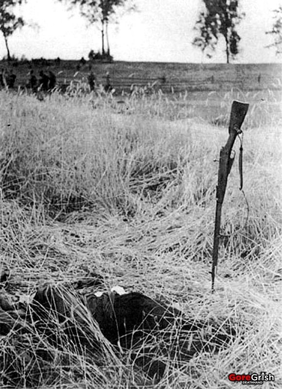 dead-russian-soldier-Rye-june-1941.jpg