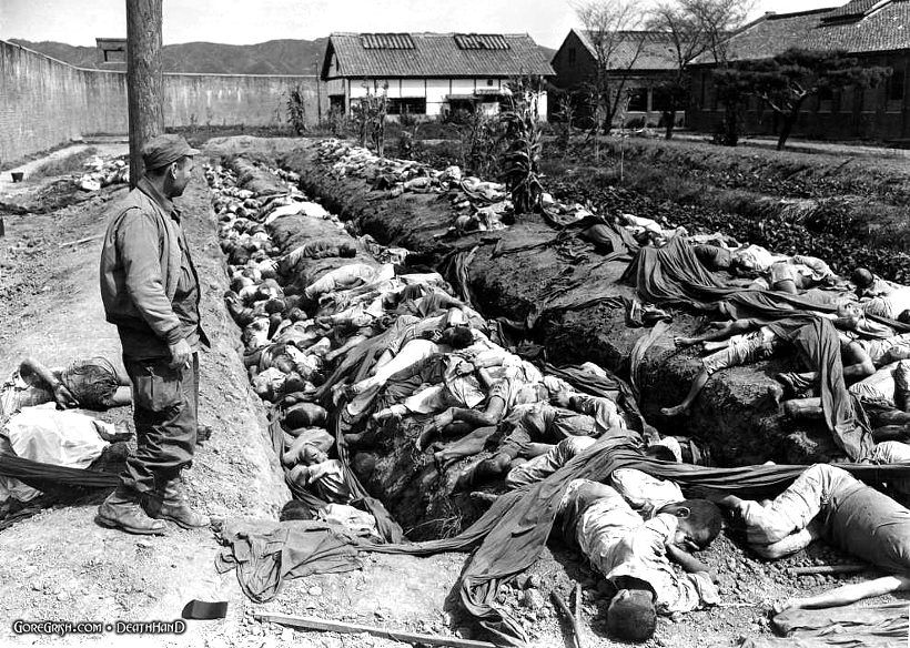 dead-s-korean-civilians-killed-by-n-koreans-Taejon-sep1950.jpg