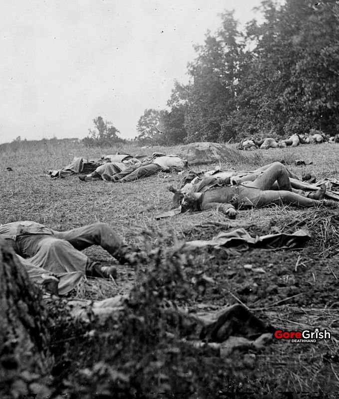 dead-soldiers-Gettysburg-PA-July-1863.jpg
