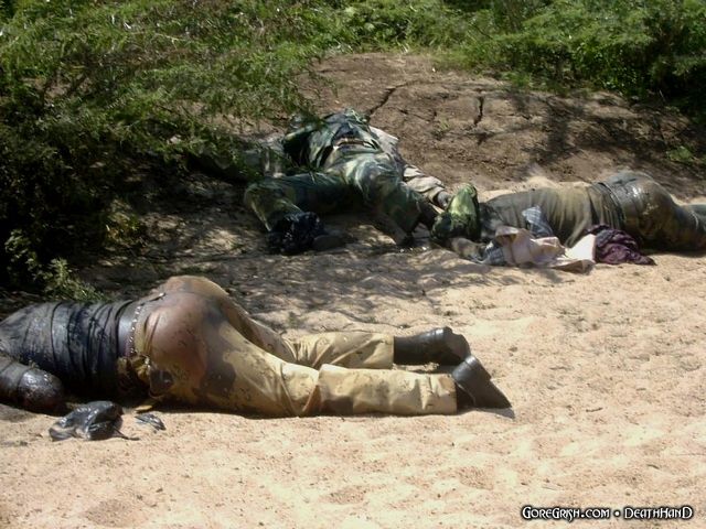 dead-soldiers-Somalia-dec24-06.jpg