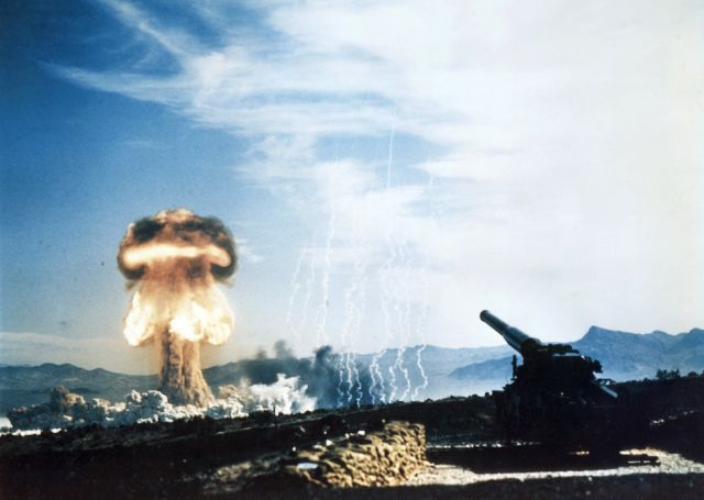 devastating_nuclear_explosion_pictures_640_11.jpg