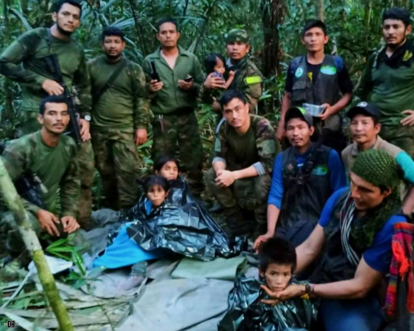 DH - 4 children survive plane crash n 40 days in jungle - June 2023.webp