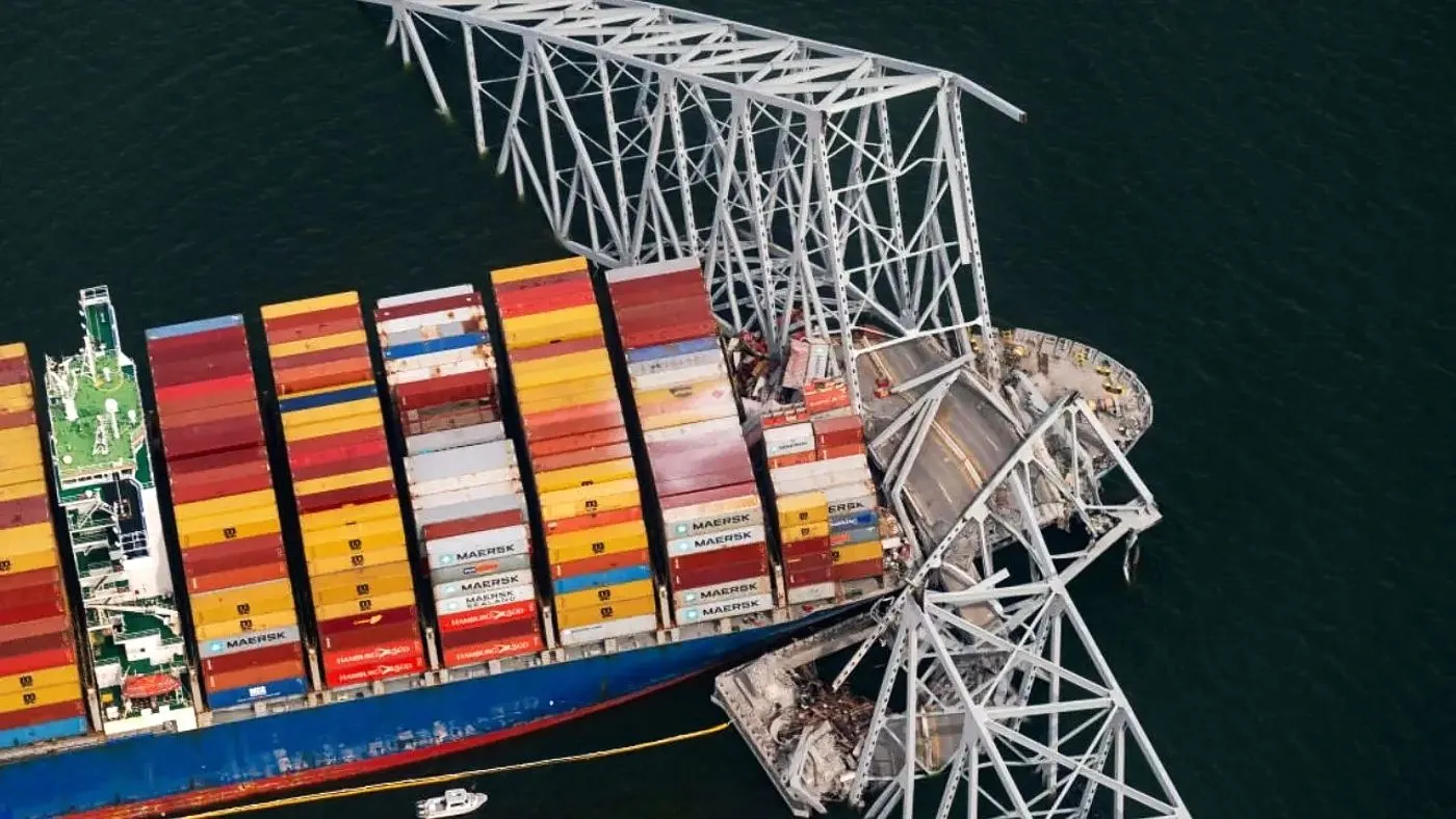 DH - Baltimores Key Bridge hit by cargo ship Dali collapses 2 - Baltimore, USA Mar 25 2024.webp