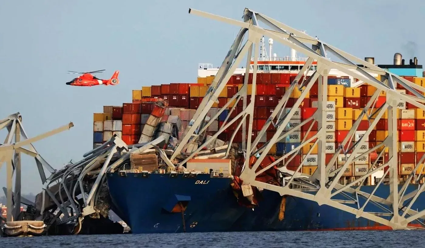 DH - Baltimores Key Bridge hit by cargo ship Dali collapses 7 - Baltimore, USA Mar 25 2024.webp