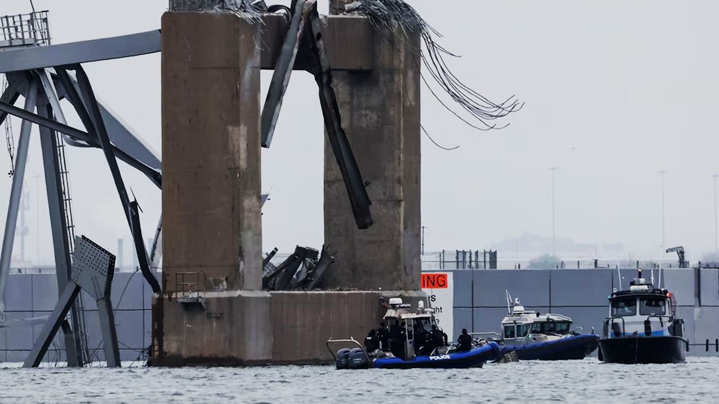 DH - Baltimores Key Bridge hit by cargo ship Dali collapses 8 - Baltimore, USA Mar 25 2024.jpg