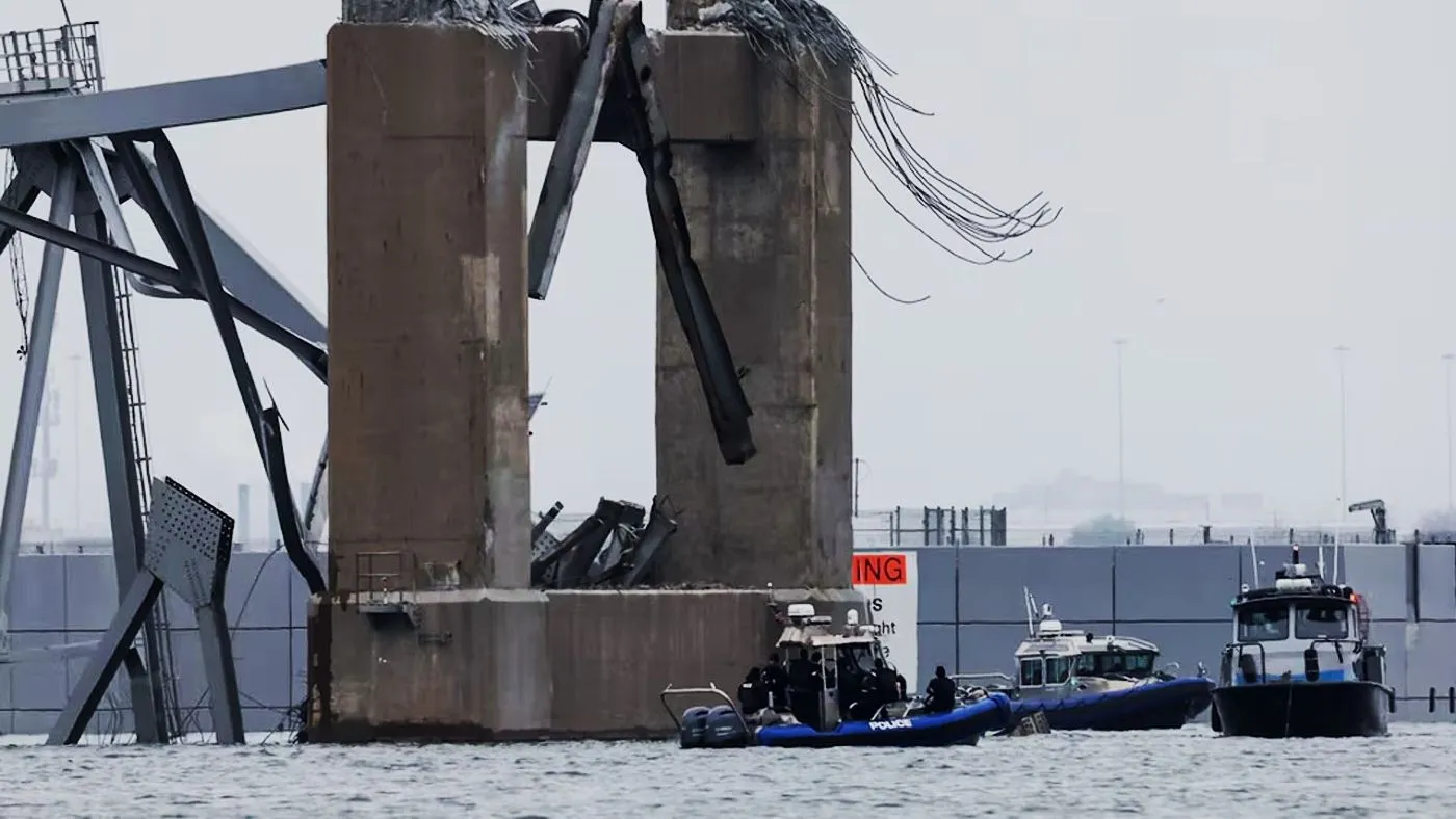DH - Baltimores Key Bridge hit by cargo ship Dali collapses 8 - Baltimore, USA Mar 25 2024.webp