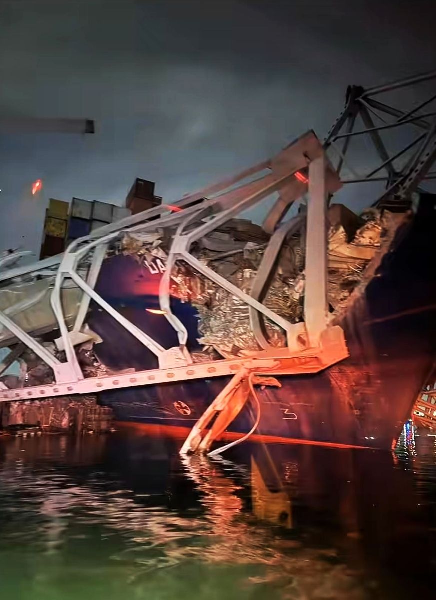 DH - Baltimores Key Bridge hit by cargo ship Dali collapses 9 - Baltimore, USA Mar 25 2024.jpg