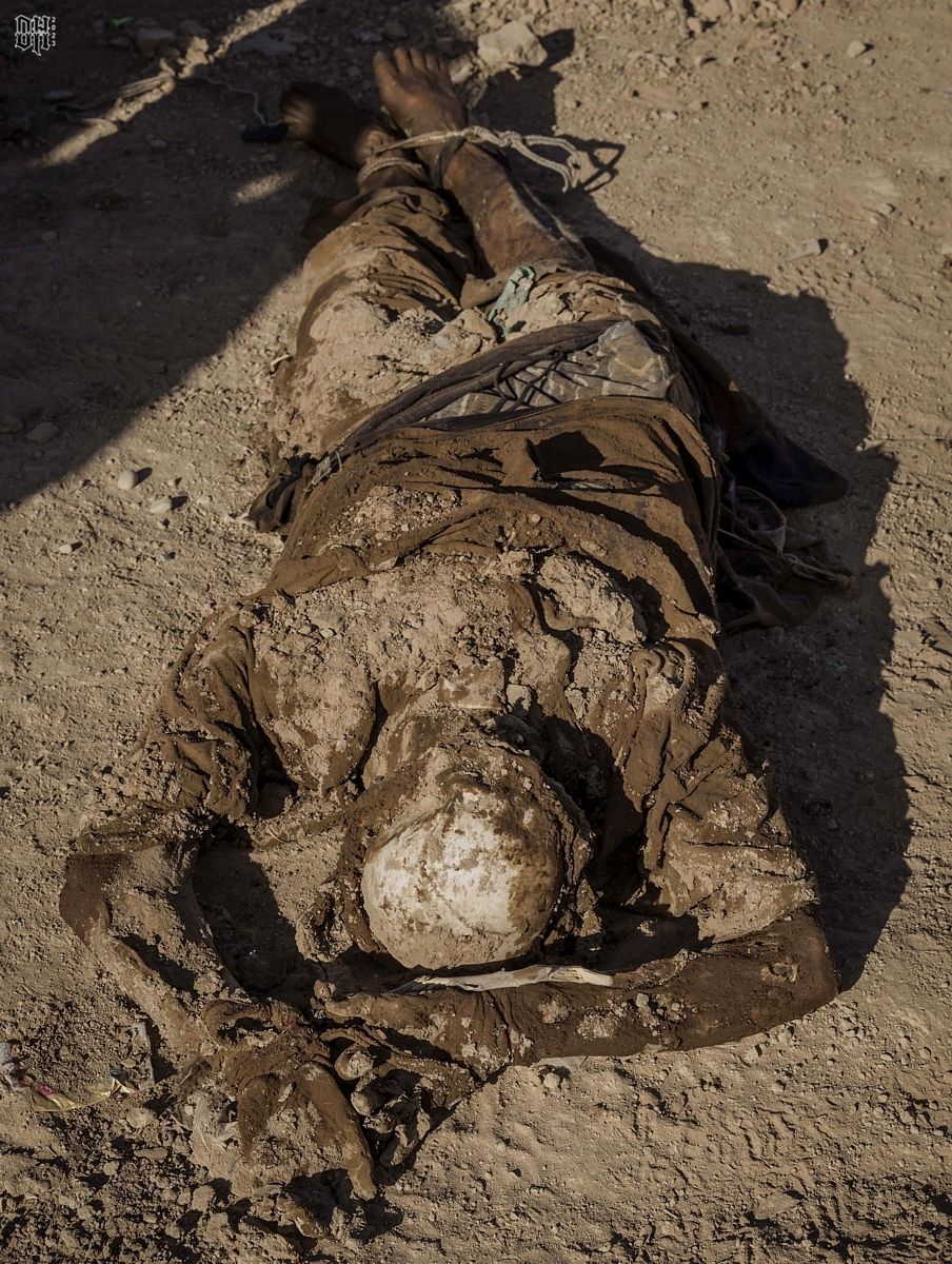 DH - Corpses of Mosul Iraq 15.jpg