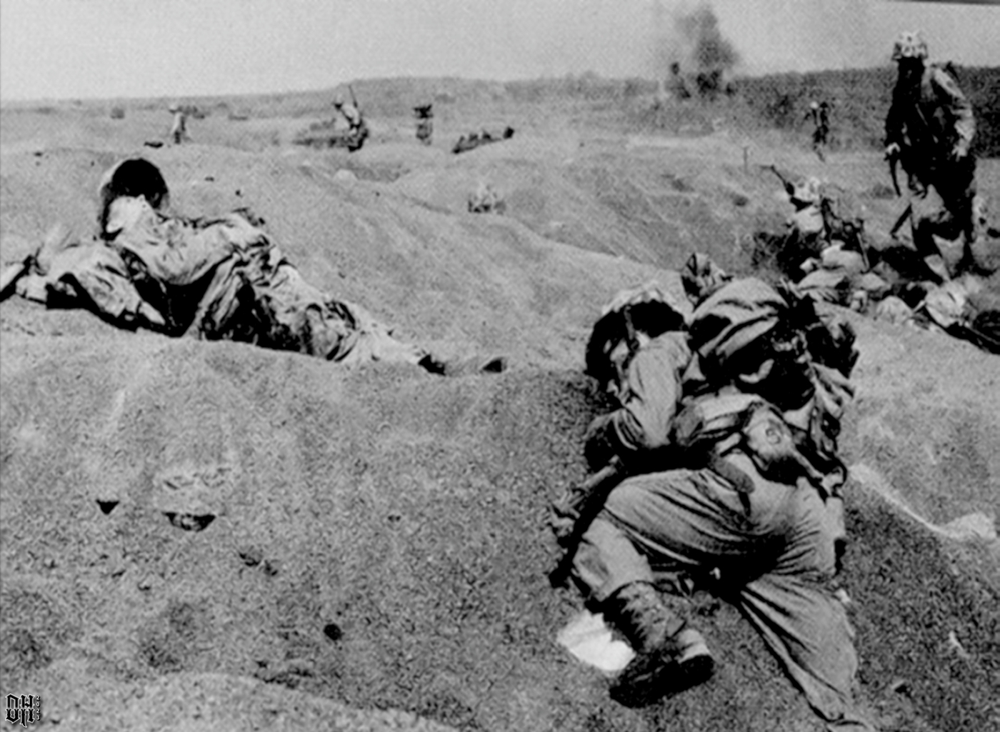 DH - Dead US Soldiers 20 - Iwo Jima 1.jpg