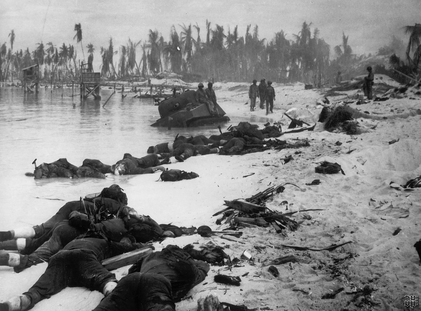 DH - Dead US Soldiers 24 - Tarawa Beach.jpg