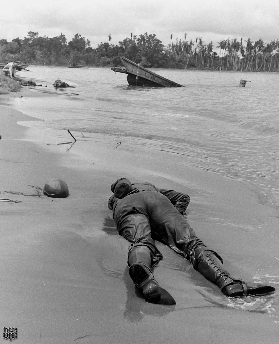 DH - Dead US Soldiers 3 - Buna Beach 1.jpg
