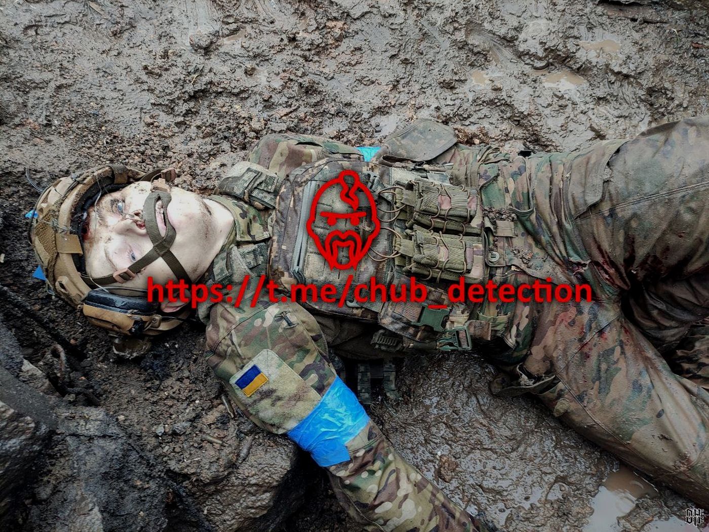 DH - KIA Ukrainian soldiers 2 - Novobakhmutovka area - mid Apr 2023.jpg