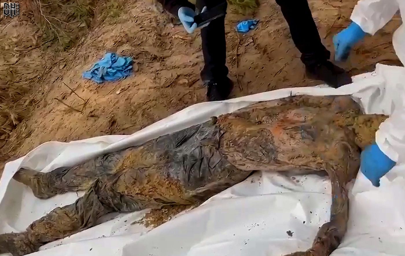 DH - Mass grave exhumation 33 - Izium Ukraine - Sept 2022.jpg