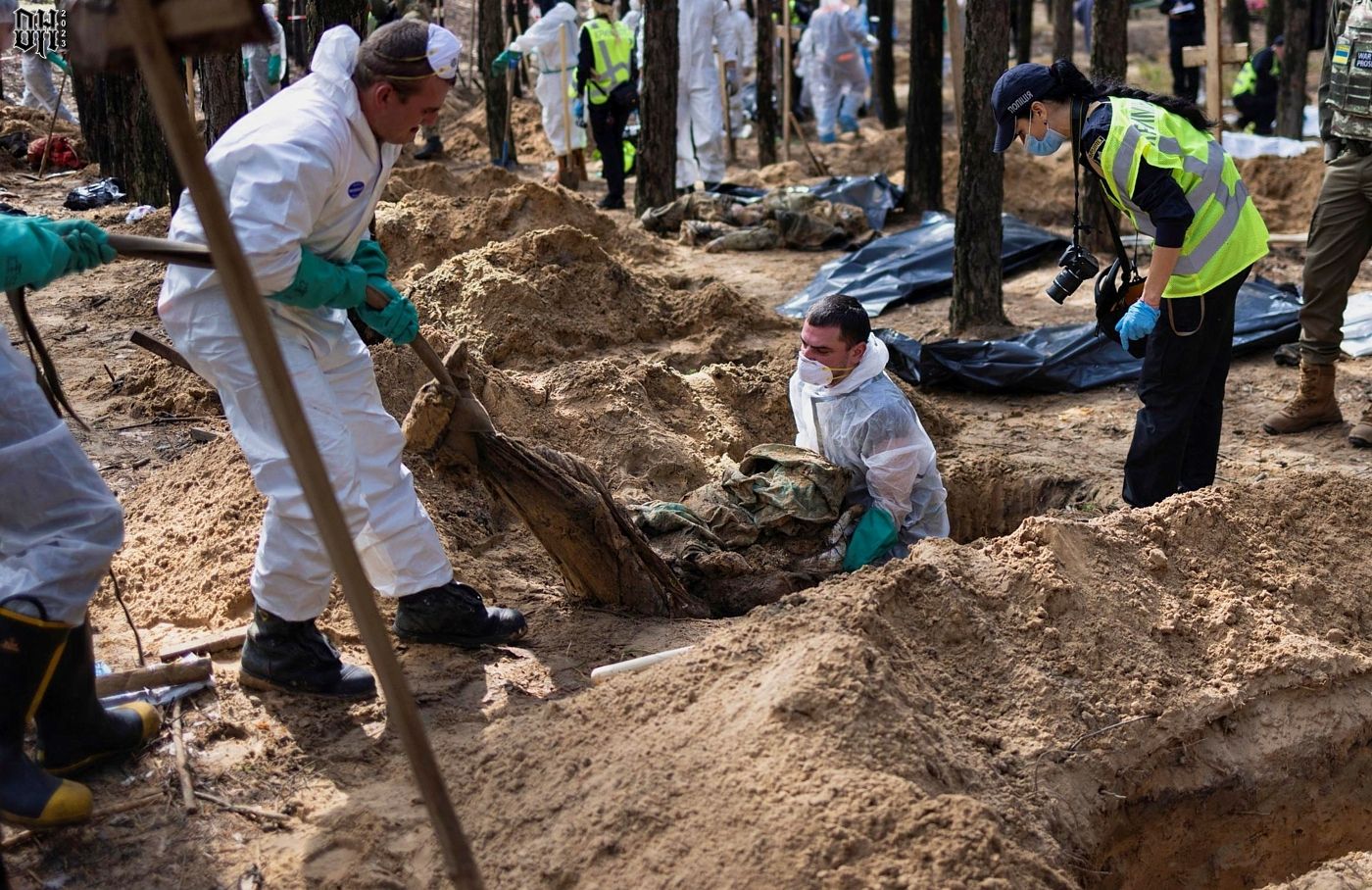DH - Mass grave exhumation 4 - Izium Ukraine - Sept 2022.jpg
