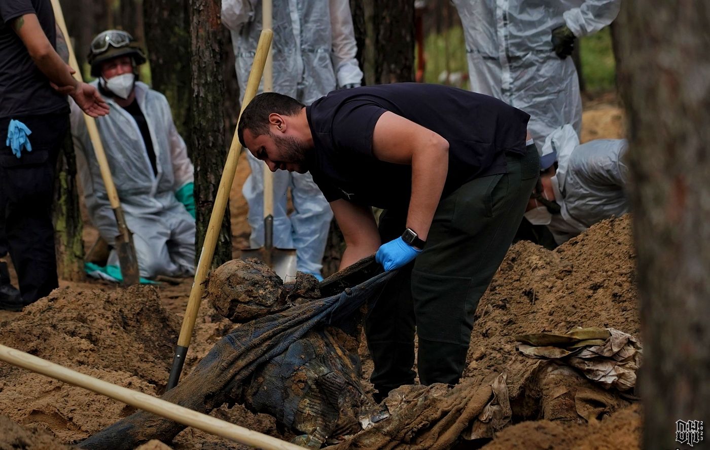 DH - Mass grave exhumation 49 - Izium Ukraine - Sept 2022.jpg