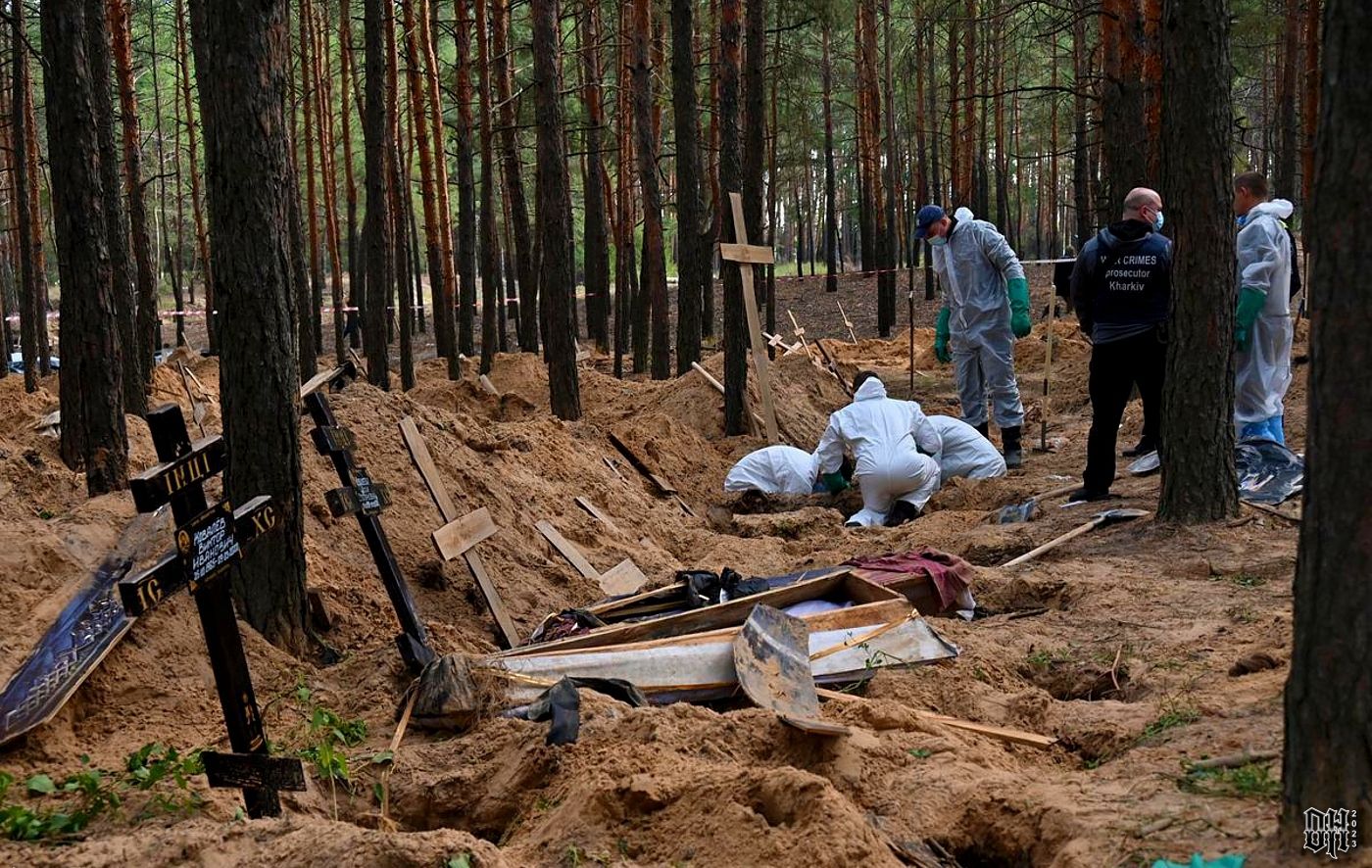 DH - Mass grave exhumation 56 - Izium Ukraine - Sept 2022.jpg