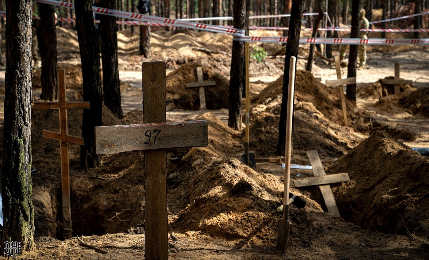 DH - Mass grave exhumation 57 - Izium Ukraine - Sept 2022.jpg