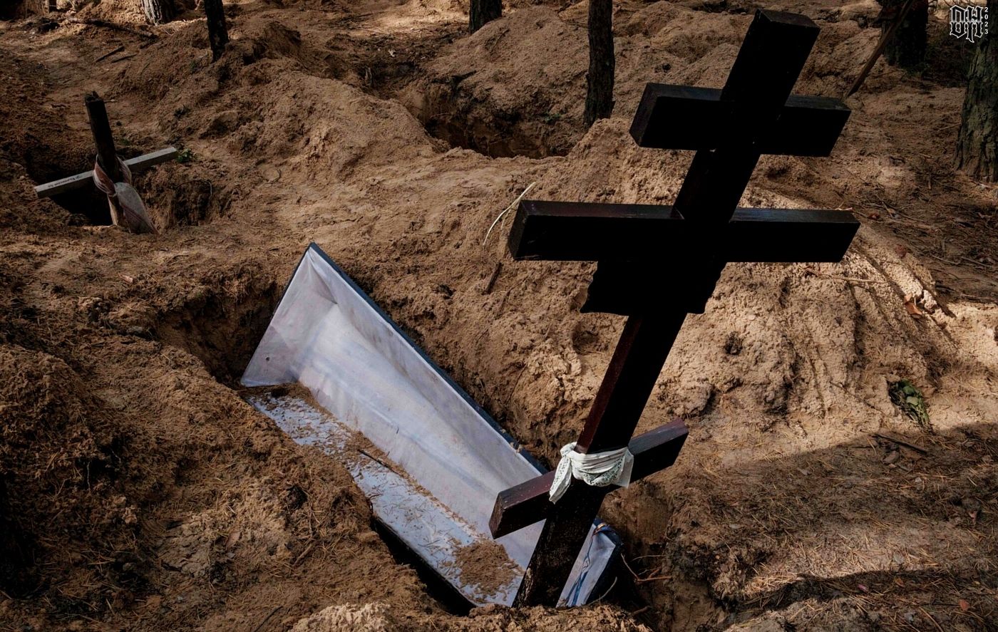 DH - Mass grave exhumation 58 - Izium Ukraine - Sept 2022.jpg