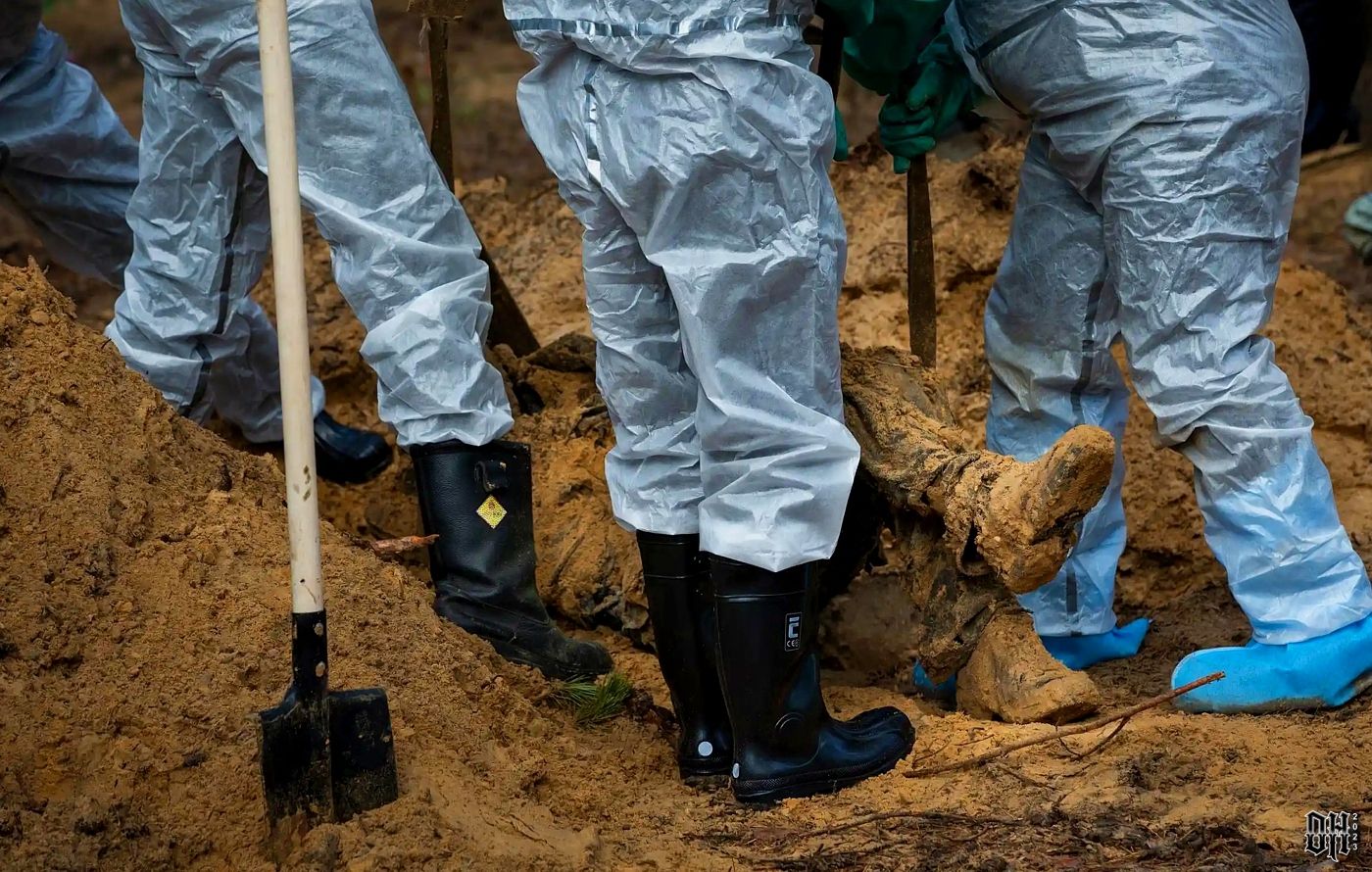 DH - Mass grave exhumation 6 - Izium Ukraine - Sept 2022.jpg
